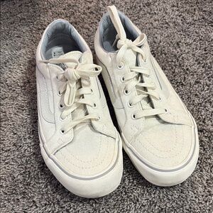 Vans Women's Cream Sneakers
